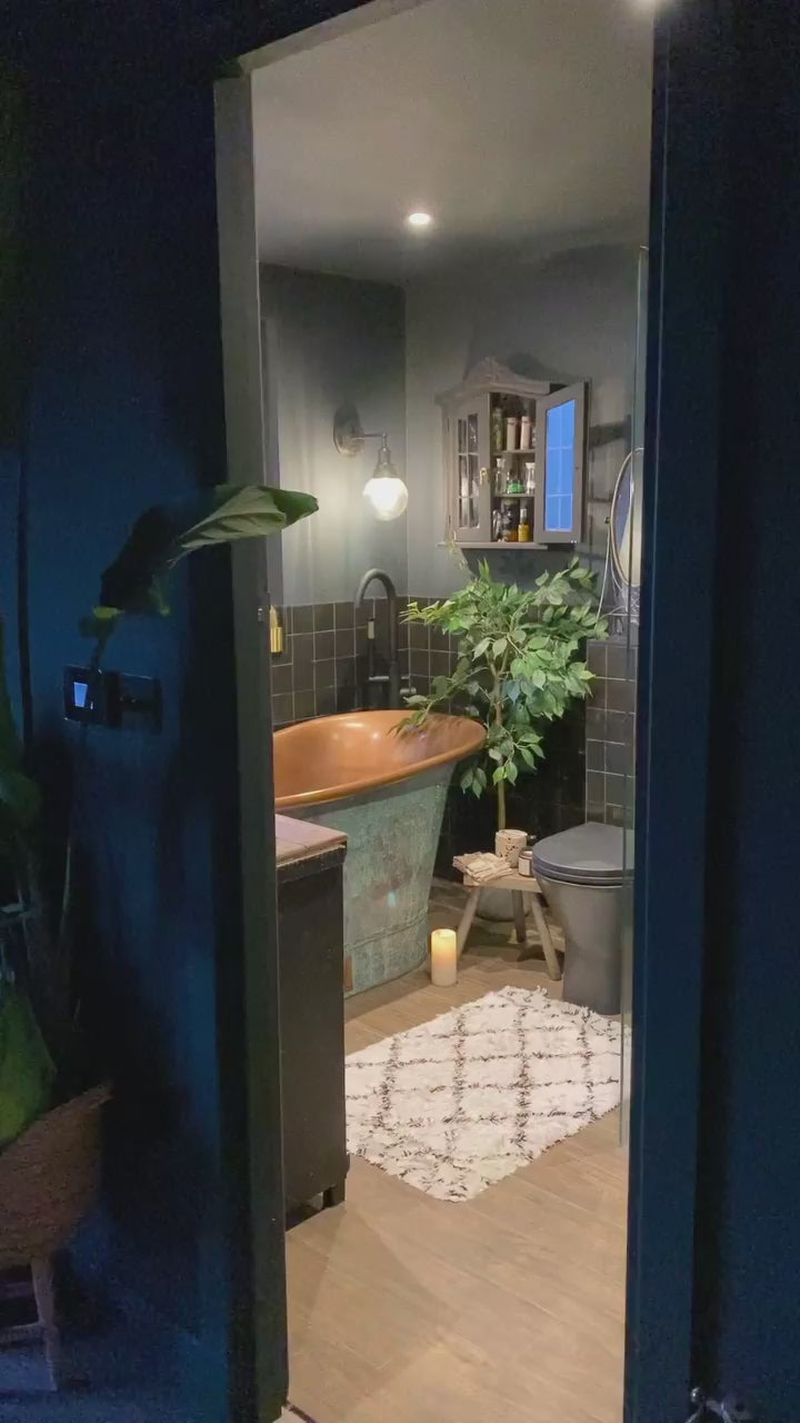 Copper Bathtub Interior & Blue-Green Patina Exterior with Beading on Base 1700mm video 